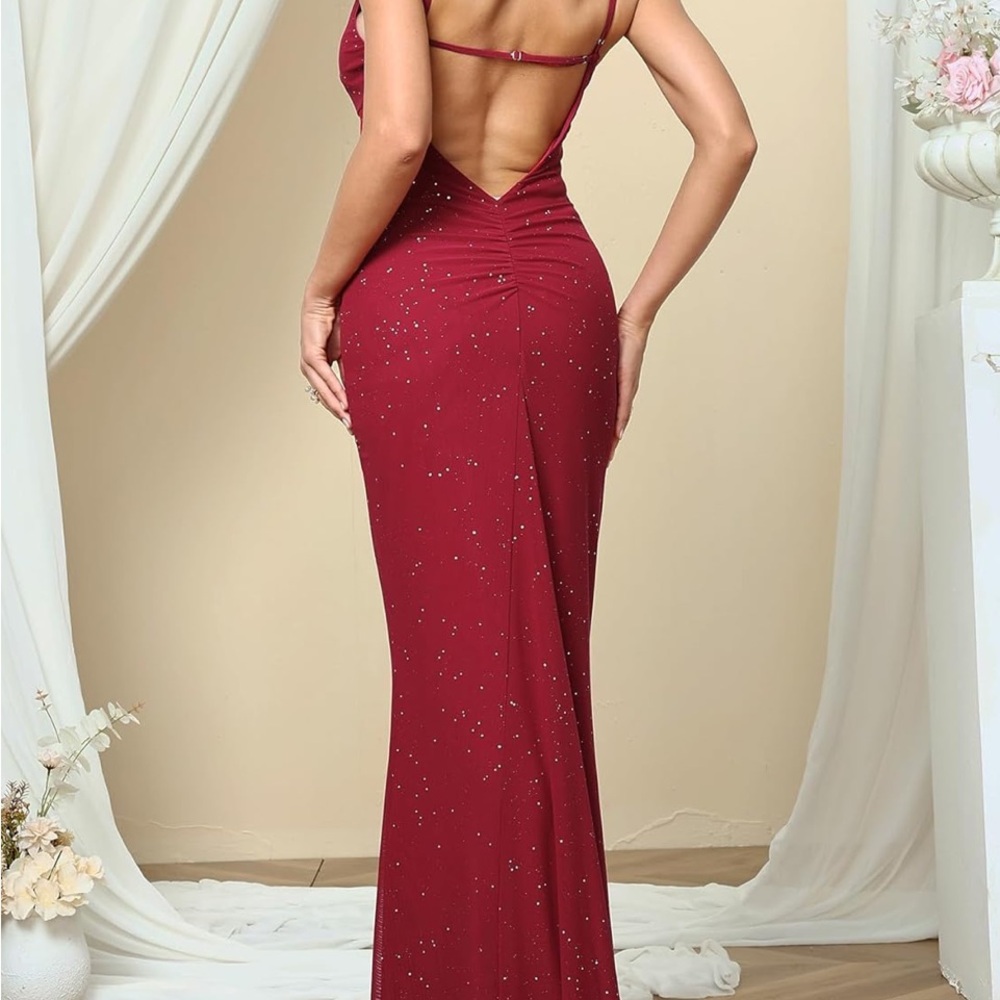 Elegant Red Evening Gown - Picture 3 of 16